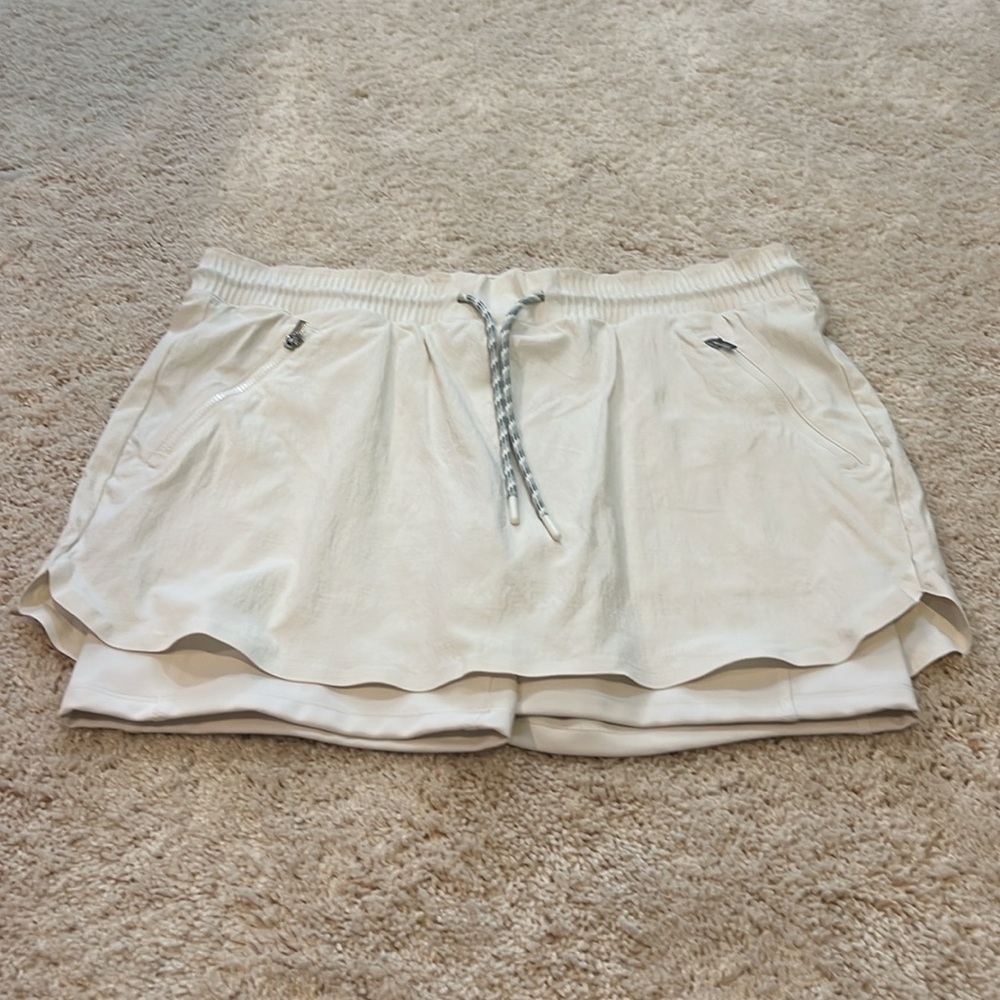 Athleta Women's White Athletic Skirt with Shorts Size 6